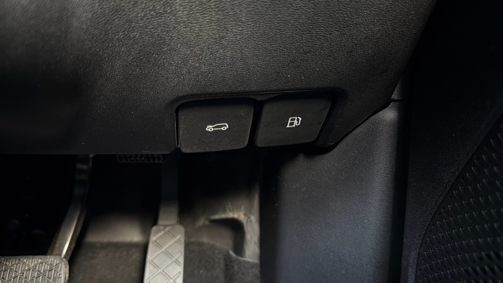 MG MG3 1.5 Hybrid Trophy 5dr Auto Hybrid Hatchback - Image 29