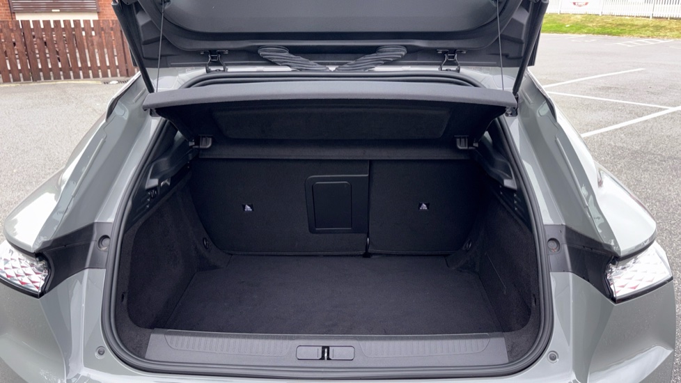 DS 4 1.2 PureTech Bastille 5dr EAT8 Petrol Hatchback - Image 4