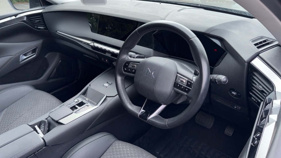 DS 4 1.2 PureTech Bastille 5dr EAT8 Petrol Hatchback - Image 11