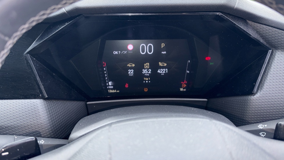 DS 4 1.2 PureTech Bastille 5dr EAT8 Petrol Hatchback - Image 18