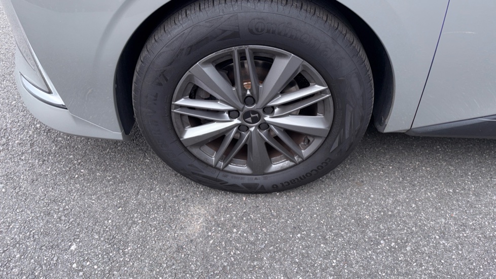 DS 4 1.2 PureTech Bastille 5dr EAT8 Petrol Hatchback - Image 36