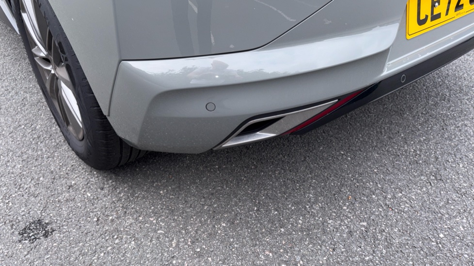 DS 4 1.2 PureTech Bastille 5dr EAT8 Petrol Hatchback - Image 39