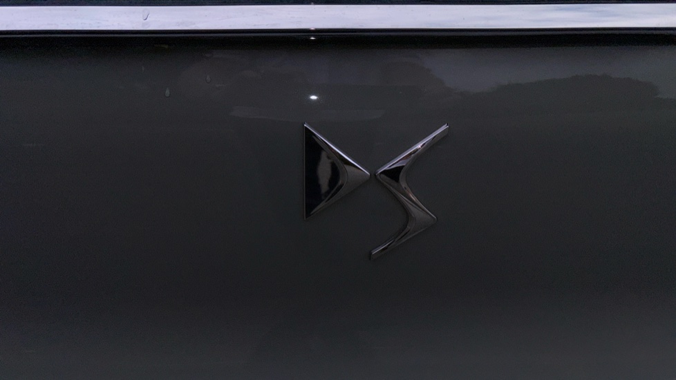 DS 4 1.2 PureTech Bastille 5dr EAT8 Petrol Hatchback - Image 40