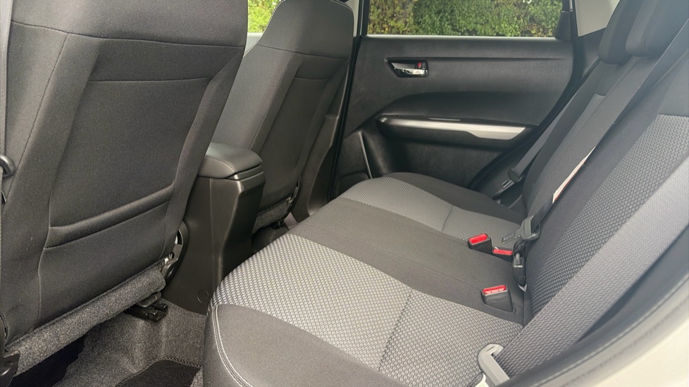 Suzuki Vitara 1.4 Boosterjet 48V Hybrid SZ-T 5dr Petrol Estate - Image 16