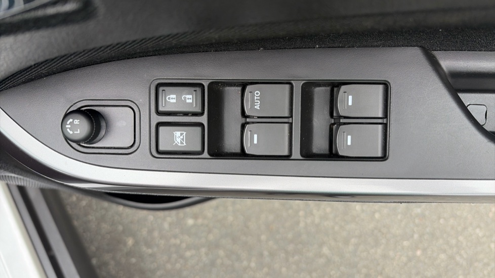 Suzuki Vitara 1.4 Boosterjet 48V Hybrid SZ-T 5dr Petrol Estate - Image 26