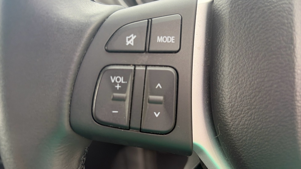Suzuki Vitara 1.4 Boosterjet 48V Hybrid SZ-T 5dr Petrol Estate - Image 31