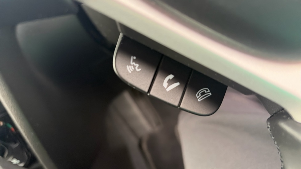 Suzuki Vitara 1.4 Boosterjet 48V Hybrid SZ-T 5dr Petrol Estate - Image 32