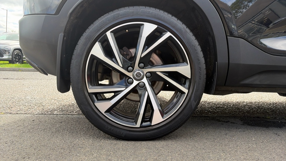 Volvo XC40 2.0 B4P R DESIGN Pro 5dr Auto Petrol Estate - Image 7