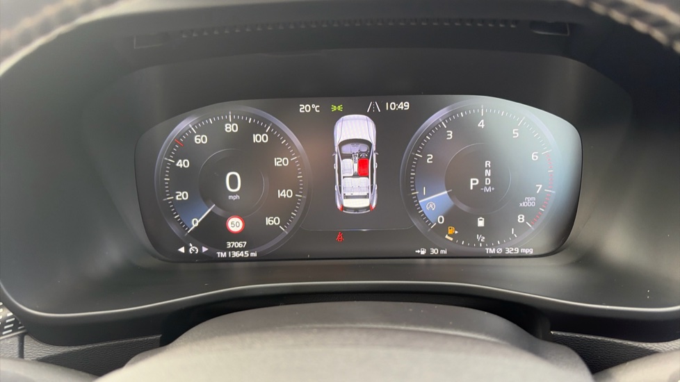 Volvo XC40 2.0 B4P R DESIGN Pro 5dr Auto Petrol Estate - Image 18