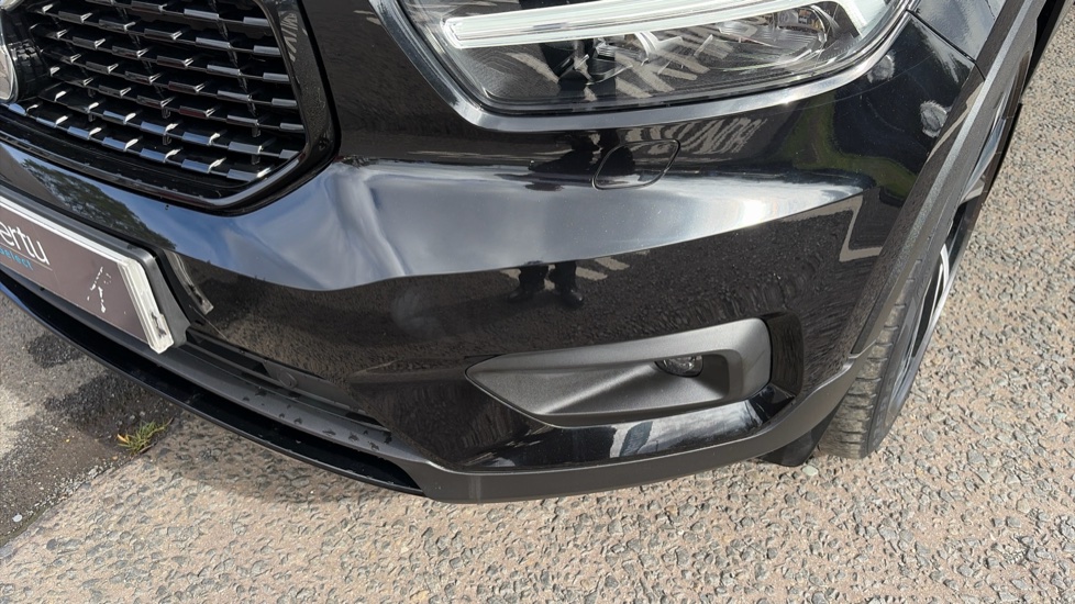 Volvo XC40 2.0 B4P R DESIGN Pro 5dr Auto Petrol Estate - Image 27