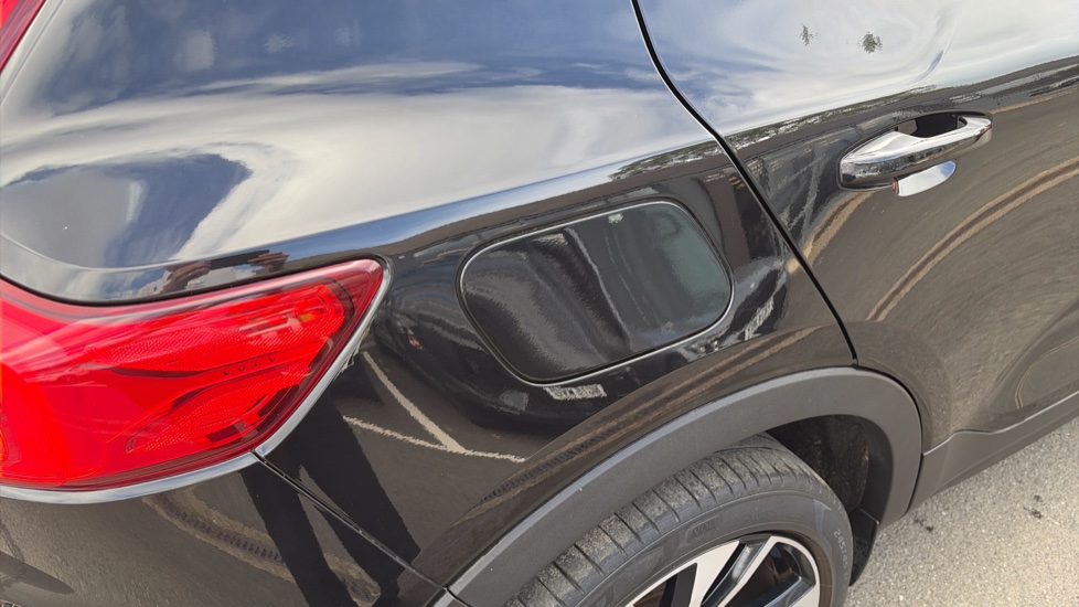 Volvo XC40 2.0 B4P R DESIGN Pro 5dr Auto Petrol Estate - Image 39