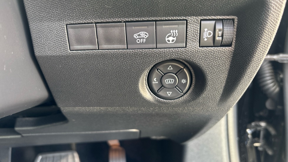 Citroen C4 100kW E-series 50kWh 5dr Auto Electric Hatchback - Image 33