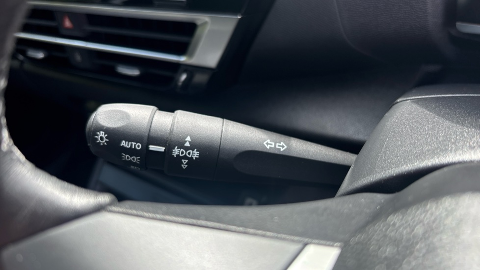 Citroen C4 100kW E-series 50kWh 5dr Auto Electric Hatchback - Image 39