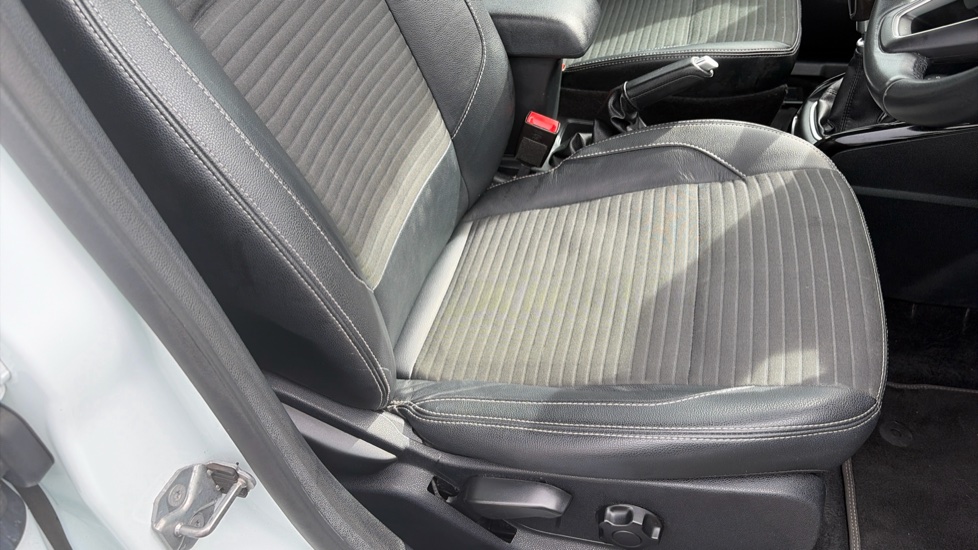 Ford EcoSport 1.0 EcoBoost 125 Titanium 5dr Petrol Hatchback - Image 40