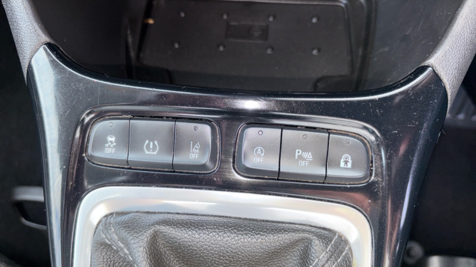 Vauxhall Crossland 1.2 Elite Nav 5dr Petrol Hatchback - Image 28
