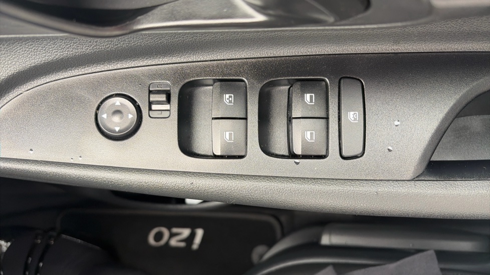 Hyundai i20 1.0T GDi Advance [Nav] 5dr Petrol Hatchback - Image 29