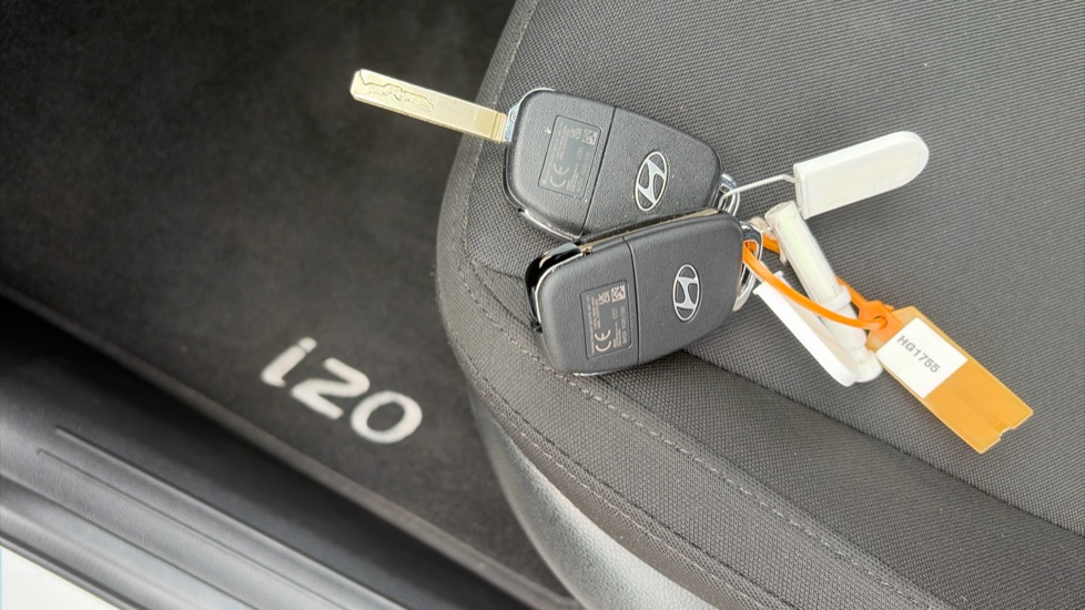 Hyundai i20 1.0T GDi Advance [Nav] 5dr Petrol Hatchback - Image 20