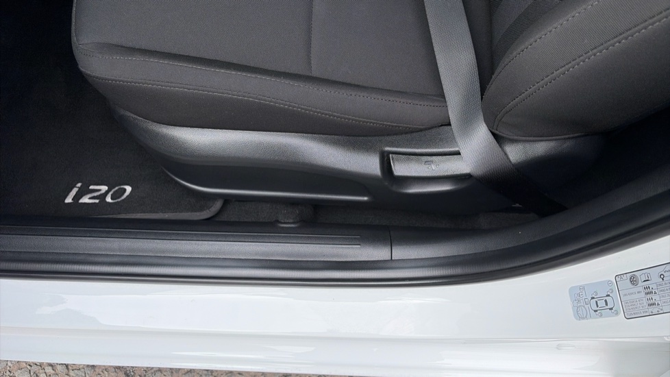 Hyundai i20 1.0T GDi Advance [Nav] 5dr Petrol Hatchback - Image 25