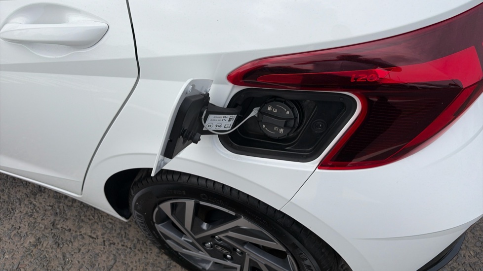 Hyundai i20 1.0T GDi Advance [Nav] 5dr Petrol Hatchback - Image 29