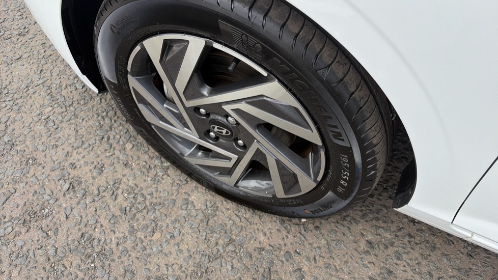 Hyundai i20 1.0T GDi Advance [Nav] 5dr Petrol Hatchback - Image 34