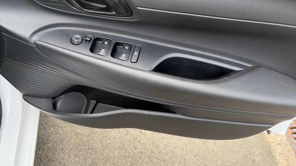 Hyundai i20 1.0T GDi Advance [Nav] 5dr Petrol Hatchback - Image 39