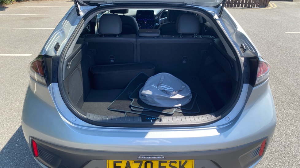 Hyundai IONIQ 1.6 GDi Plug-in Hybrid Premium SE 5dr DCT Hatchback - Image 4