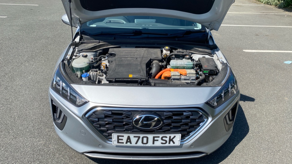 Hyundai IONIQ 1.6 GDi Plug-in Hybrid Premium SE 5dr DCT Hatchback - Image 8