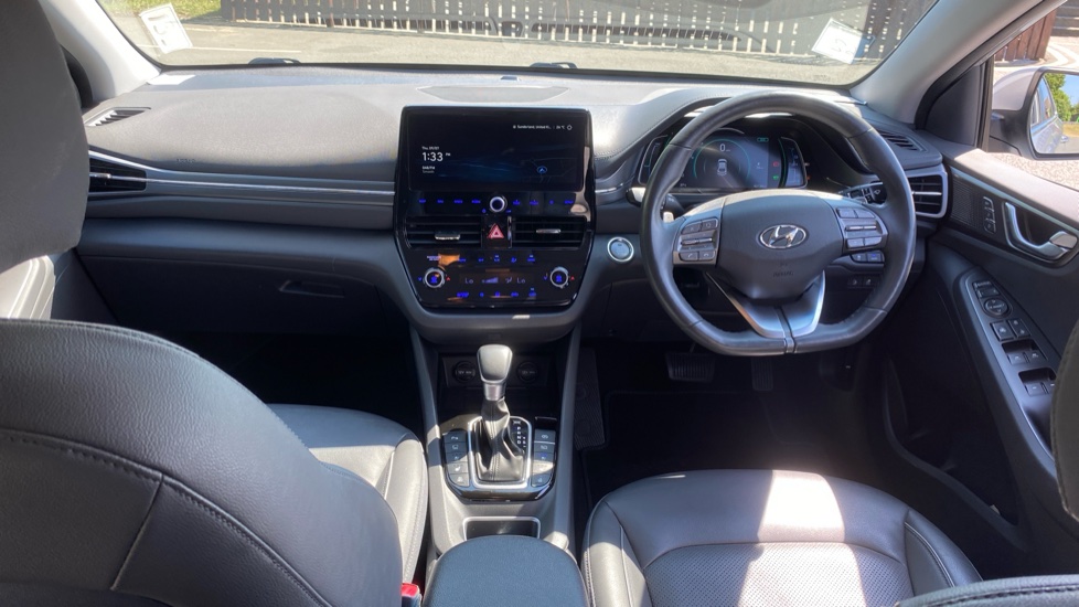 Hyundai IONIQ 1.6 GDi Plug-in Hybrid Premium SE 5dr DCT Hatchback - Image 10