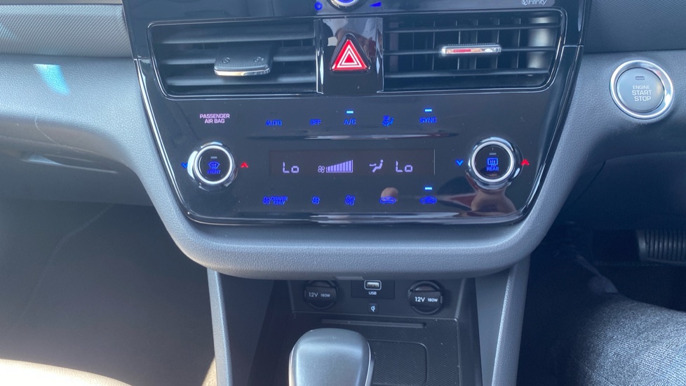 Hyundai IONIQ 1.6 GDi Plug-in Hybrid Premium SE 5dr DCT Hatchback - Image 28