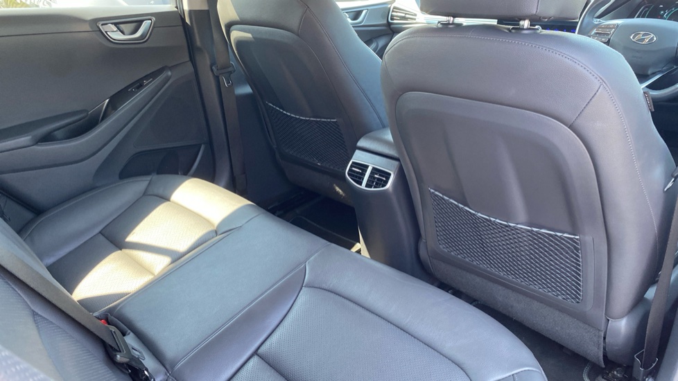Hyundai IONIQ 1.6 GDi Plug-in Hybrid Premium SE 5dr DCT Hatchback - Image 32