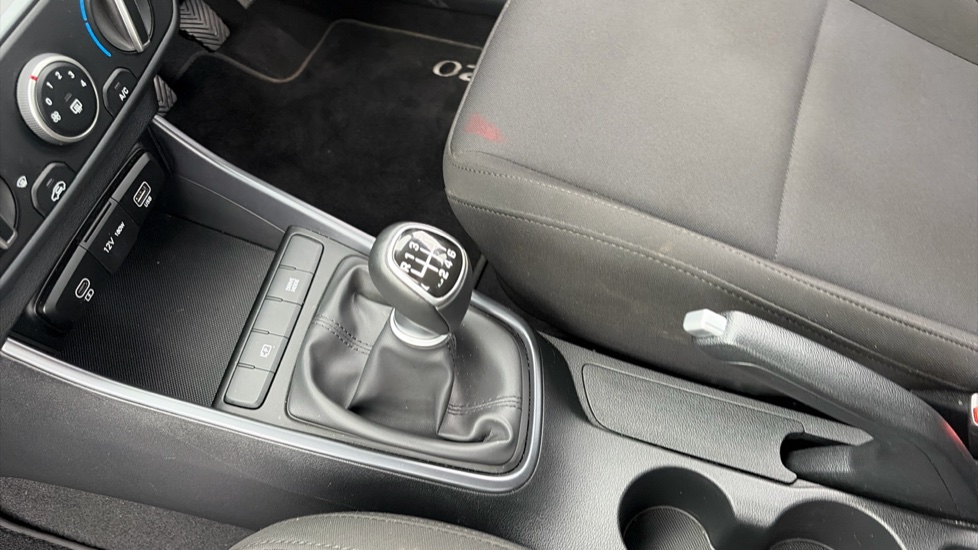 Hyundai i20 1.0T GDi Advance [Nav] 5dr Petrol Hatchback - Image 13