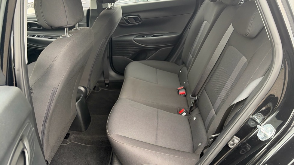 Hyundai i20 1.0T GDi Advance [Nav] 5dr Petrol Hatchback - Image 16