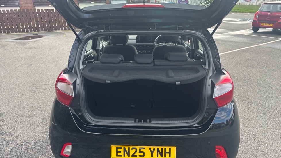 Hyundai i10 1.0 [63] Advance 5dr Auto [Nav] Petrol Hatchback - Image 4