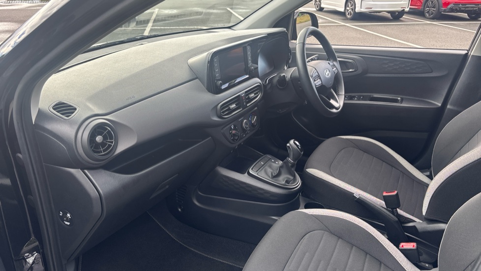 Hyundai i10 1.0 [63] Advance 5dr Auto [Nav] Petrol Hatchback - Image 9