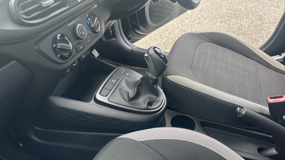 Hyundai i10 1.0 [63] Advance 5dr Auto [Nav] Petrol Hatchback - Image 13