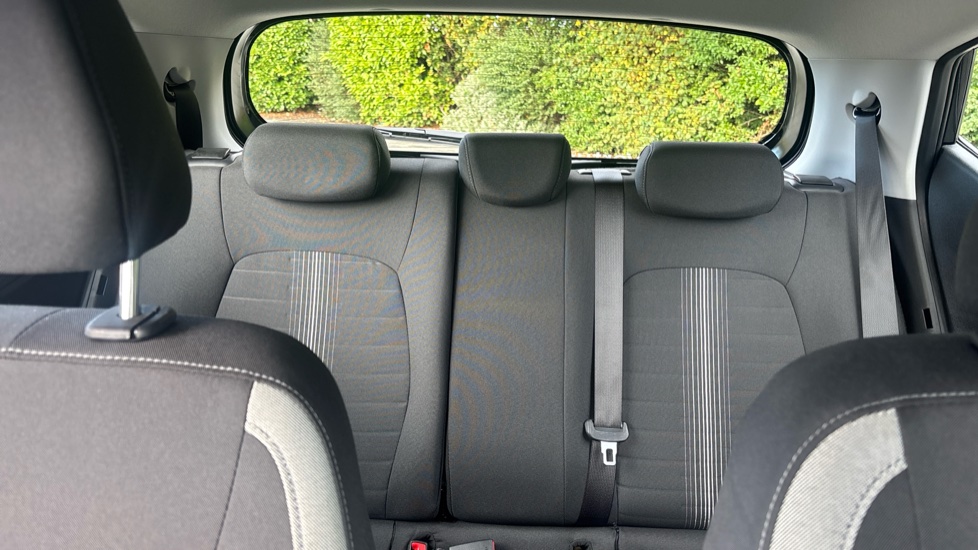 Hyundai i10 1.0 [63] Advance 5dr Auto [Nav] Petrol Hatchback - Image 15