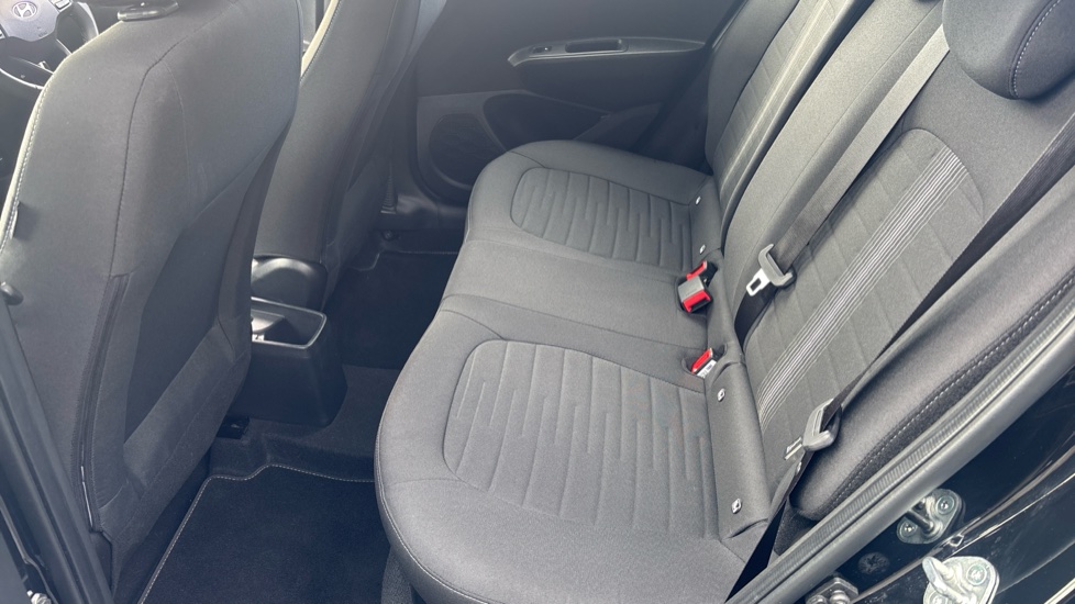 Hyundai i10 1.0 [63] Advance 5dr Auto [Nav] Petrol Hatchback - Image 16