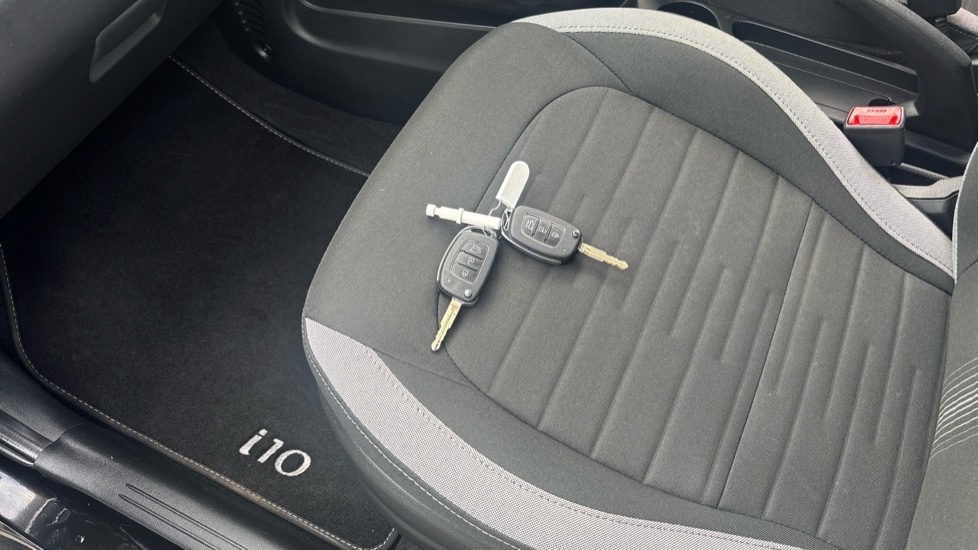 Hyundai i10 1.0 [63] Advance 5dr Auto [Nav] Petrol Hatchback - Image 20