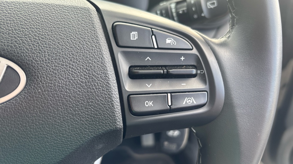 Hyundai i10 1.0 [63] Advance 5dr Auto [Nav] Petrol Hatchback - Image 32