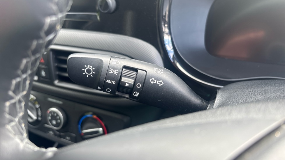 Hyundai i10 1.0 [63] Advance 5dr Auto [Nav] Petrol Hatchback - Image 33