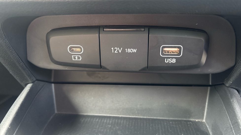 Hyundai i10 1.0 [63] Advance 5dr Auto [Nav] Petrol Hatchback - Image 36