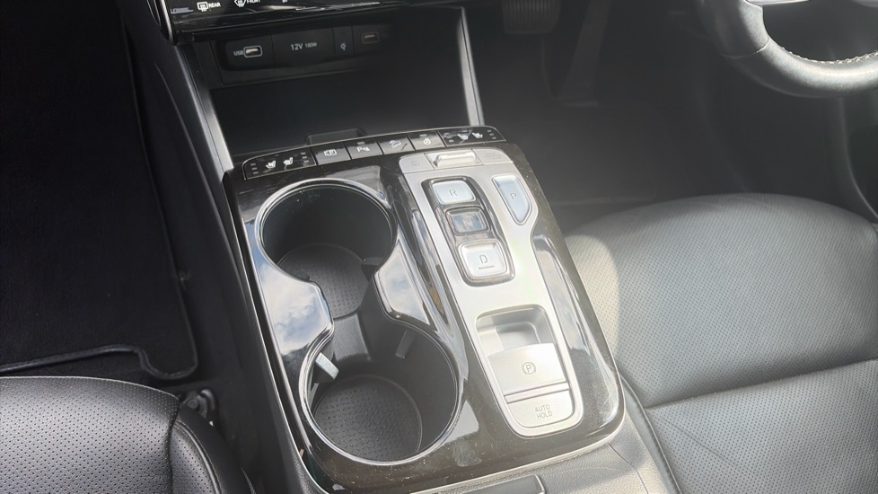 Hyundai TUCSON 1.6 TGDi Plug-in Hybrid Ultimate 5dr 4WD Auto Estate - Image 13