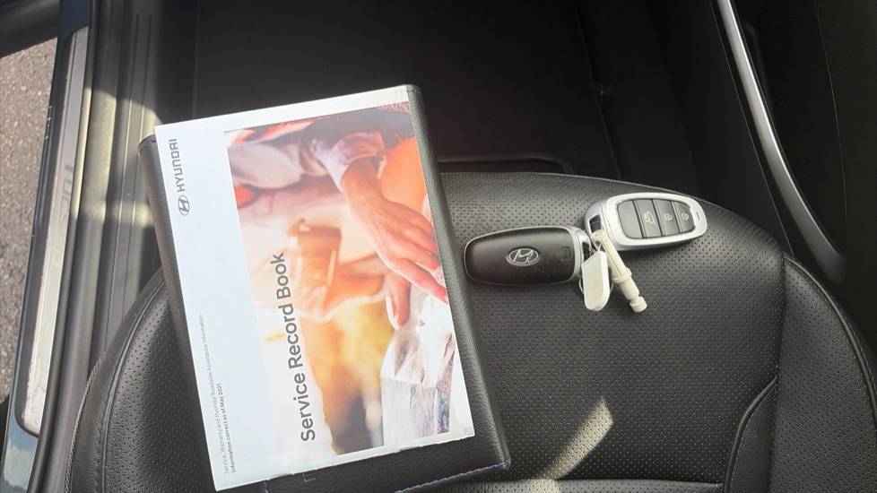 Hyundai TUCSON 1.6 TGDi Plug-in Hybrid Ultimate 5dr 4WD Auto Estate - Image 19