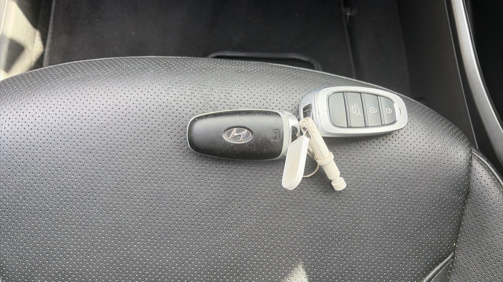 Hyundai TUCSON 1.6 TGDi Plug-in Hybrid Ultimate 5dr 4WD Auto Estate - Image 20