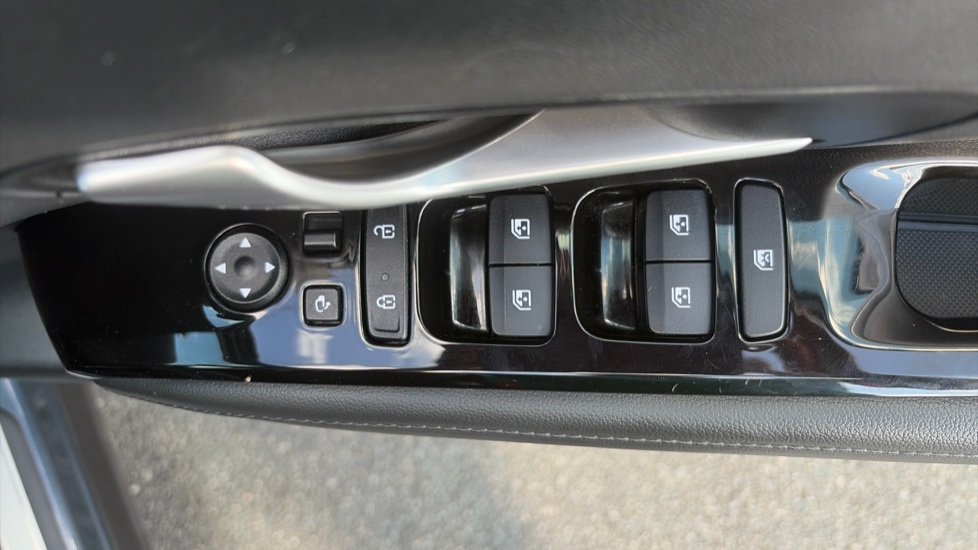 Hyundai TUCSON 1.6 TGDi Plug-in Hybrid Ultimate 5dr 4WD Auto Estate - Image 32