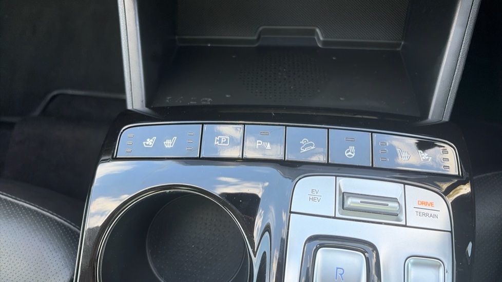 Hyundai TUCSON 1.6 TGDi Plug-in Hybrid Ultimate 5dr 4WD Auto Estate - Image 39