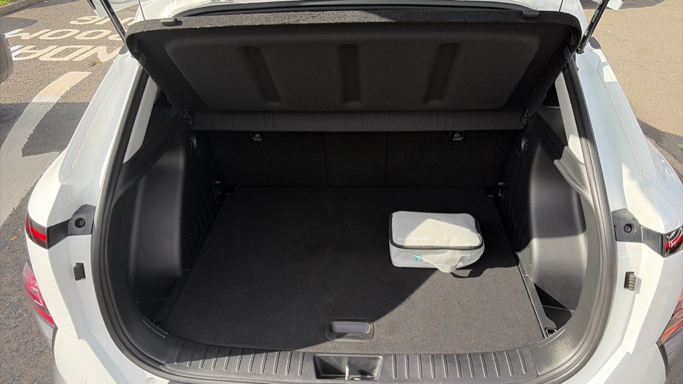 Hyundai KONA 1.6T 138 Advance 5dr Petrol Hatchback - Image 4