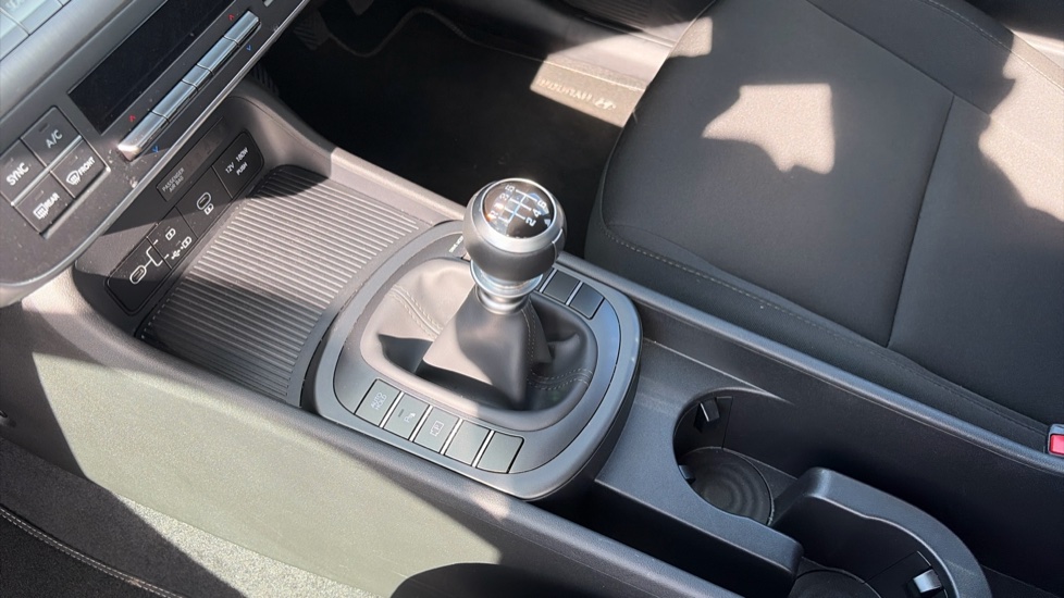 Hyundai KONA 1.6T 138 Advance 5dr Petrol Hatchback - Image 13
