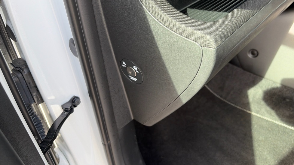 Hyundai KONA 1.6T 138 Advance 5dr Petrol Hatchback - Image 23