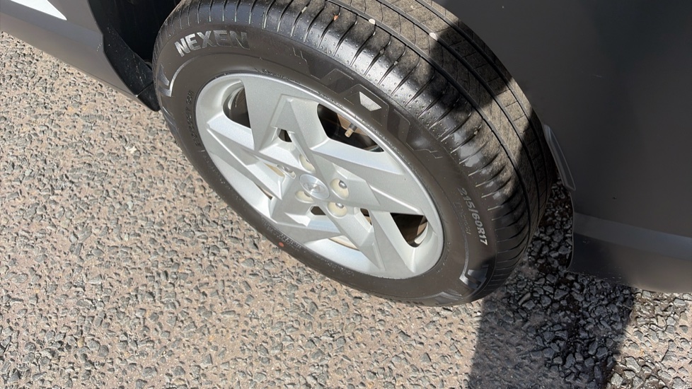 Hyundai KONA 1.6T 138 Advance 5dr Petrol Hatchback - Image 36